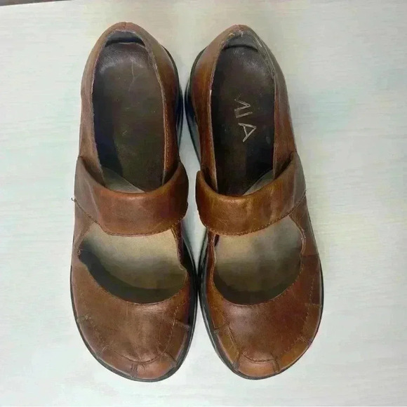 MIA LEATHER VINTAGE Y2K SLIP ON SHOES SIZE 8 - Picture 2 of 11